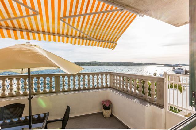 Apartment Masa Pirovac Kültér fotó