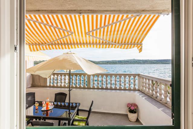 Apartment Masa Pirovac Kültér fotó
