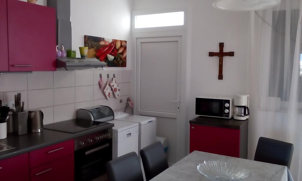 Apartment Masa Pirovac Kültér fotó